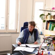 Maler Köln | Galerie | Bernd Roland in seinem Büro